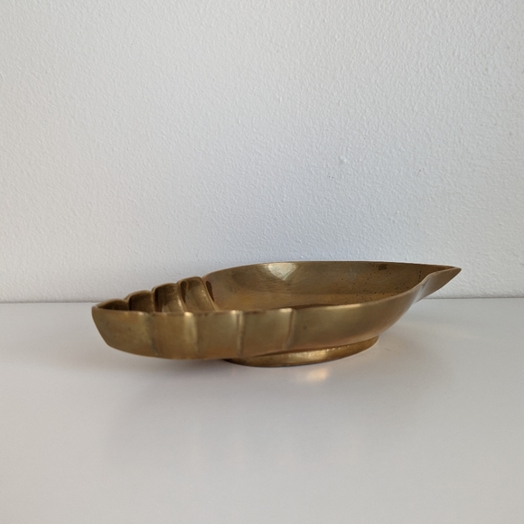 Vintage Brass Shell Dish - Picture 10 of 11